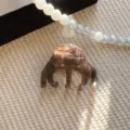 Pince à cheveux moyenne en acétate écaille de tortue au design géométrique rétro pour femme - Café Foncé