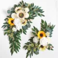 Handgefertigte Hochzeitsbogen Blumen Set mit künstlichen Sonnenblumen und weißen Rosen. - 23 Große Größe YB005