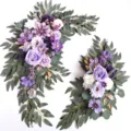Détail de fleurs d'arche de mariage faites à la main, roses violettes blanches et eucalyptus. - Nouveau style 23 GM009
