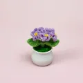 Fleur violette au crochet artisanale plante en pot miniature fausses fleurs decoration - Produit fini - Plante en pot myosotis violette