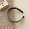 Elegante grijze gevlochten wollen hoofdband met twist-ontwerp voor winter haarstyling - Grijs