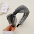 Diadema elegante de malla gris con lazo grande y pedrería brillante para el cabello - Gris