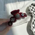 Retro burgunderroter Samt-Haarklammer mit Strasssteinen und Perlen-Dekor - Runde Kralle Schneeflocke Strass / Burgunderrot