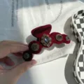 Eleganter Vintage-Haarclip aus rotem Samt mit funkelnden Kristall-Strasssteinen - Runde Kralle Römisch Strass / Burgunderrot