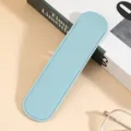 Estuche de cuero PU azul claro para un solo bolígrafo funda protectora diseño elegante minimalista. - Azul claro