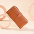 Portafoglio lungo marrone in pelle coccodrillo con tasche per carte e chiusura zip. - 028 marrone