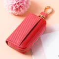 Astuccio per chiavi in pelle rossa con cerniera dorata, elegante portachiavi auto. - Rosso