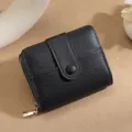 Portafoglio corto da donna con trama litchi e scomparti per carte, borsa nera compatta. - Nero