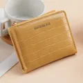 Elegante portafoglio corto da donna con motivo in pietra e pratica tasca con zip per monete. - H9120 Giallo