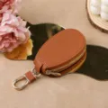 Mini astuccio porta chiavi auto in pelle marrone con chiusura lampo e gancio. - Marrone chiaro