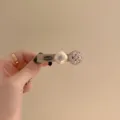 Barrette à cheveux en cristal faite main avec perle et fleur en strass. - Carré Champagne
