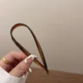 Pic à cheveux élégant en forme de U motif écaille pour chignons chic - Style Vague Croisée / Marron
