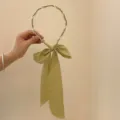 Bandeau en satin vert clair de style français avec perles élégantes. - Serre-tête Nœud en Perles Artificielles / Vert Haricot