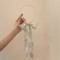 Serre-tête élégant en perles avec nœud en ruban de satin floral crème. - Serre-tête Vintage en Perles Artificielles / Floral Bleu