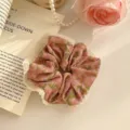 Chouchou floral rose élégant avec bord en dentelle délicate pour accessoires de coiffure de style - Style Vintage Rose