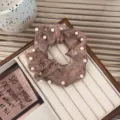 Chouchou élégant en maille marron scintillante avec perles pour coiffure style français - Style Perle Rose Et Violet