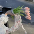 Foulard pour cheveux avec motif floral délicat et broderie de fleurs roses en tissu doux - Bandeau/Écharpe / Rose Fleuri