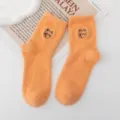 Gemütliche orangefarbene Nerzhaarsocken mit süßer Bärenstickerei für den Winter - Einheitsgröße / Nr. 1 (Lebhaftes Orange)