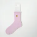 Dettaglio ravvicinato di calzino in pile corallo rosa con ricamo a cuore d'oro. - Taglia unica / Stile Ricamo Cuore d'Oro / Lilla