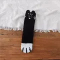 Süße schwarze Korallenfleece-Socken mit Katzenstickerei und Pfotenabdruck-Design - Einheitsgröße / Schwarz