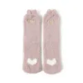 Weiche rosa Korallenvlies-Socken mit süßen Katzenohren und weißem Herzmuster. - Einheitsgröße / Rosa