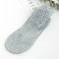 Elegante grijze kanten sneakersokken voor dames met ademend bloemmotief ontwerp - Eén maat / Grijs