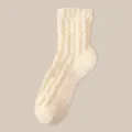 Gemütliche cremefarbene Korallenvlies-Wintersocken für ein angenehmes Tragegefühl - Einheitsgröße / Milchiges Gelb