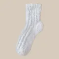 Gemütliche hellblaue flauschige Korallenvlies-Socken für Winterwärme und Schlafkomfort - Einheitsgröße / Graublau