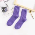 Calcetines de dormir para mujer de forro polar coral violeta con textura suave y esponjosa - Tallas 39-44 / Bottoms / Púrpura profundo