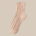 Dicke Korallenvlies-Socken für Winterwärme zu Hause in weichem Beige-Rosa-Farbton - Einheitsgröße / Khaki