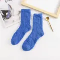 Calcetines suaves de forro polar coral azul brillante para que las mujeres duerman bien. - Tallas 39-44 / Bottoms / Azul Zafiro