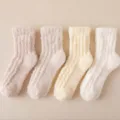 Weiches warmes Set mit 4 pastellfarbenen flauschigen Korallenvlies-Wintersocken Geschenk - Einheitsgröße / Beige Serie
