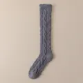 Gemütliche graue Fleece-Frotteesocken mit Zopfmuster für den Winter - Einheitsgröße / Dunkelgrau