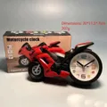 Sveglia creativa a forma di moto rossa con numeri colorati per il comodino degli studenti - Stile Auto da Corsa / 20x11.5x7cm (207g) / Rosso