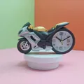 Sveglia creativa a forma di moto con quadrante analogico per decorazione comodino della camera - Sveglia Auto da Corsa / 20*11.5*7cm / Argento
