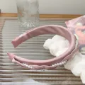 Elegante roze gevlochten parel hoofdband met hoog top ontwerp voor vrouwelijke kapsels - Donkerroze