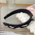 Elegante zwarte gevlochten hoofdband met glanzende witte parels voor dagelijks gebruik - Zwart