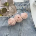 Pince à cheveux vintage avec trois roses en tissu rose pour une coiffure élégante et chic - Pince à Ressort Rose Rose