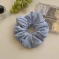 Elegante coletero de tela azul claro liso de estilo coreano para peinados femeninos - Azul