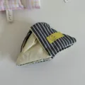 Pince à cheveux triangle en tissu avec rayures noires et blanches et badge smiley - Triangle Peint avec Visage Souriant / Grand Style Épaissi / Carreaux Jaune