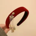 Serre-tête en velours rouge de style ethnique avec glands de carillon dorés Hanfu. - Gland Doré d'un Côté / Rouge