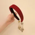Serre-tête élégant en velours rouge avec glands pendants dorés de style ethnique chic - Double-Sided Ear-Hanging Gold Tassels / Rouge