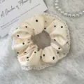Elegante coletero de color crema con lunares negros y delicado borde de encaje blanco - Borde de Encaje de Lunares / Beige