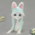 Flauschige Kigurumi Hasenmaske mit hellblauen geflochtenen Haaren fuer Cosplay und Anime. - Kaninchen Maskottchen Kopf / Grün und Weiß