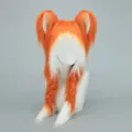 Anime Cosplay Perücke mit orange-weißem langen flauschigen Haar und niedlichen Tierohren Design. - Quasten-Katze - Orange & Weiß
