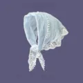 Foulard a triangolo vintage blu denim con delicato pizzo bianco e nodo a fiocco - Azzurro