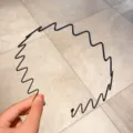 Diadema metálica negra en zigzag para hombre y mujer, aro ondulado antideslizante - Estilo Clásico de Cabello Engominado