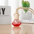 Diamond glass car perfume bottle with wooden cap and hanging rope for decor details. - 8ml / Red