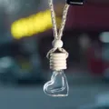 Detailopname van hartvormige glazen auto parfum fles, etherische olie diffuser hanger. - 6ml / Hart / 1 Stuk/Verpakking (OPP Zak)