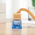 Glas Wasserwuerfel Auto Parfuem Flasche Anhaenger mit Holzdeckel fuer Rueckspiegel Detail - Dunkelblau